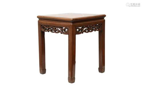 A CHINESE SQUARE-SECTION WOOD STOOL 方木凳