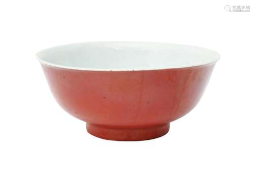 A CHINESE CORAL-GLAZED BOWL 十九或二十世紀 珊瑚紅釉盌