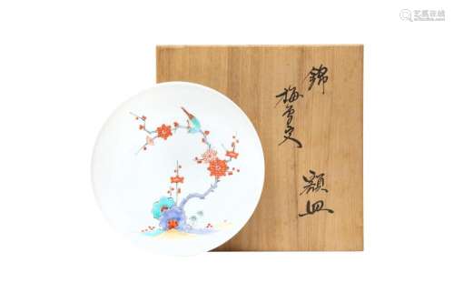 A JAPANESE DISH BY SAKAIDA KAKIEMON XIV (1934 – 2013)