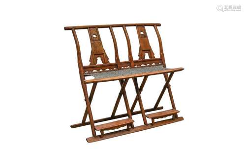 A CHINESE WOOD TWO-SEATER FOLDING TRAVELLING BENCH 清 木雙人...