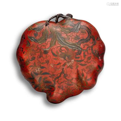 A large peach-shaped qiangjin and tianqi lacquer box and cov...