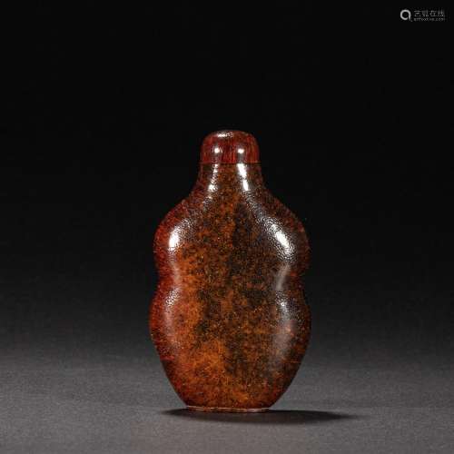 CHINESE HORNY SNUFF BOTTLE OF QING DYNASTY