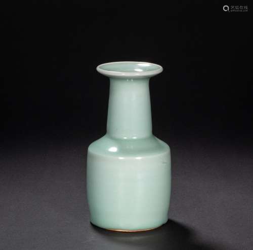 CHINESE LONGQUAN KILN VASES FROM SONG DYNASTY