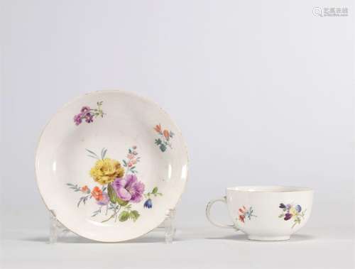 Paire de tasses et sous tasses en porcelaine de Meissen \nPo...