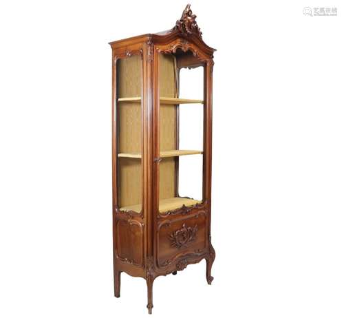 Petite vitrine et table  de style Louis XV\nPoids: 30.00 kg\...