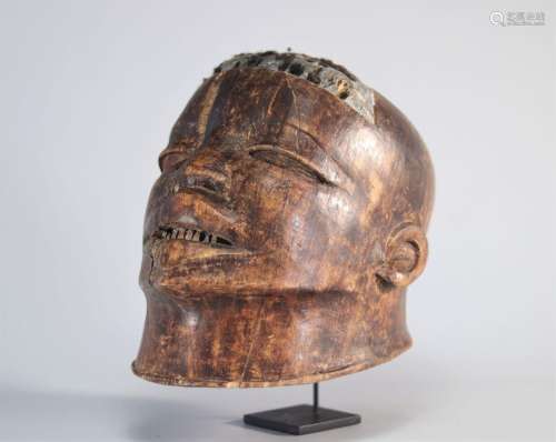 Masque Makondé en bois sculpté reste de cheveux\nPoids: 360 ...