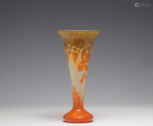 Le Verre Français vase dégagé à l\'acide Art déco\nPoids: 35...