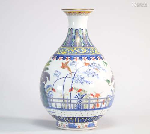 Vase en porcelaine de chine à décor de paysages et grues\nPo...