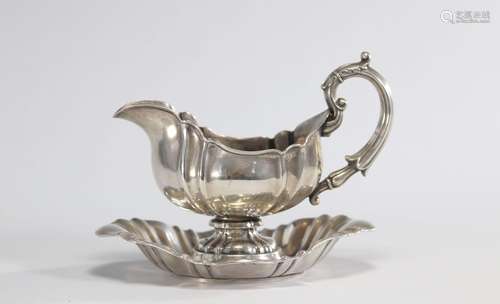 Saucière en argent massif de style Louis XV\nPoids: 440 g\nL...