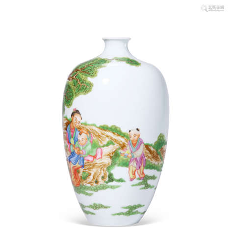 民国 珐琅彩教子图梅瓶
Republic of China
ENAMEL COLORED ‘TEAC...