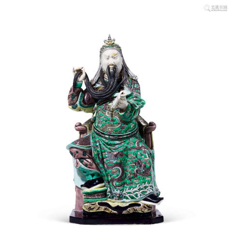 清 素三彩关公像
Qing Dynasty
PLAIN TRICOLOR STATUE OF GUANYU