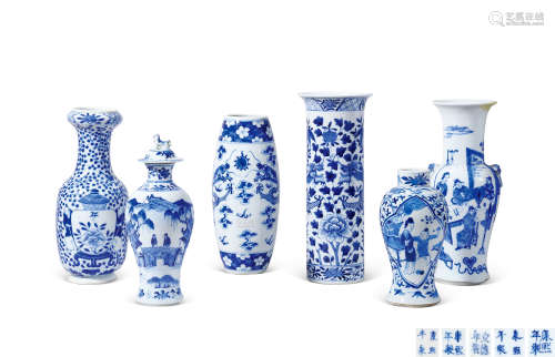 清 青花瓶 一组6件
Qing Dynasty
A GROUP OF SIX BLUE AND WHITE...