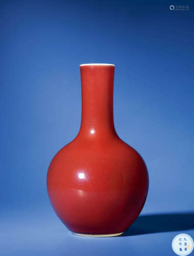 清雍正 霁红天球瓶
Yongzheng Period, Qing Dynasty
COPPER-RED-...