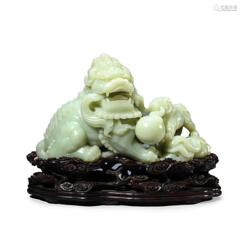 Jade Lion Group Ornament