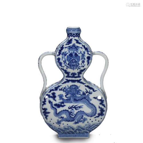 Blue and White Dragon and Sea Gourd-Shape Vase