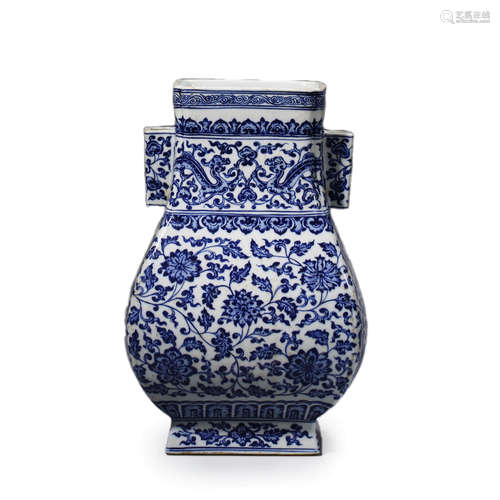 Blue and White Interlocking Lotus Zun Vase