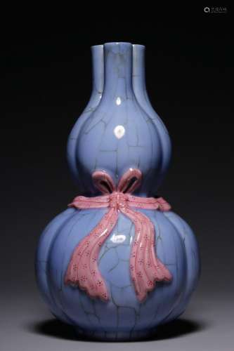Blue glaze imitation Ge glaze three-tube gourd bottle