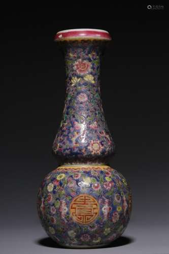 Pastel Fushou pattern gourd bottle