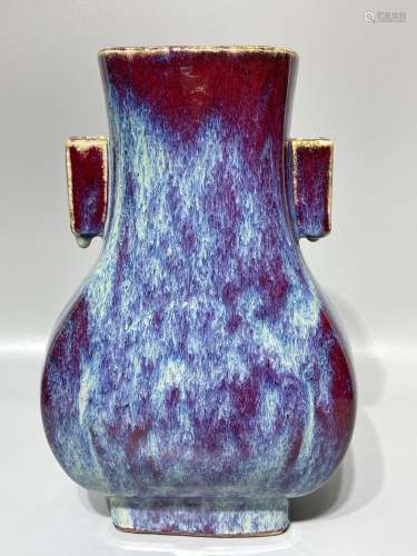 Red-glazed kiln-changing glaze pierced ear bottle