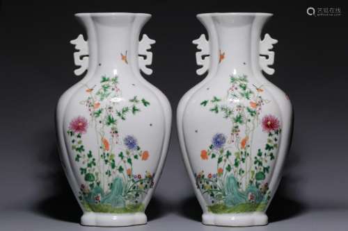 A pair of pastel flower pattern melon edge vases