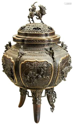 LARGE CHINESE BRONZE TRIPOD CENSER AND COVER QING DYNASTY, 1...