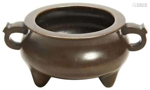 A BRONZE TRIPOD CENSER XUANDE SEAL MARK, 17TH / 18TH CENTURY...