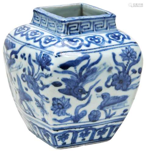 GOOD BLUE AND WHITE \'DUCKS AND LOTUS\' SQUARE JAR LATE WANL...