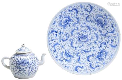 A CHINESE BLUE AND WHITE DISH QING DYNASTY, 19TH CENTURY dec...