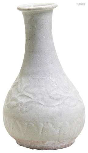 PALE CELADON BOTTLE VASE SONG DYNASTY (960-1279) the baluste...