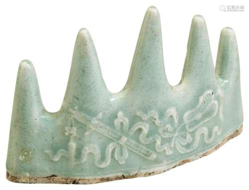 A CELADON-GLAZED \'MOUNTAIN\' BRUSH REST QING DYNASTY (1644-...