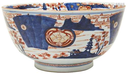 LARGE CHINESE IMARI BOWL KANGXI PERIOD (1662-1722) the exter...