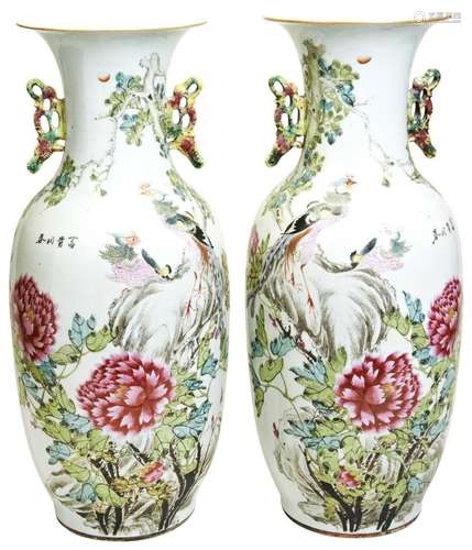 A LARGE PAIR OF FAMILLE ROSE BALUSTER VASES LATE QING / REPU...