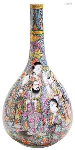 A LARGE FAMILLE ROSE \'IMMORTALS\' BOTTLE VASE REPUBLIC PERI...