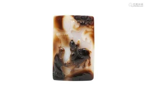 A CHINESE CARVED AGATE 'BOY AND OX' PENDANT 二十世紀 瑪瑙牧童...