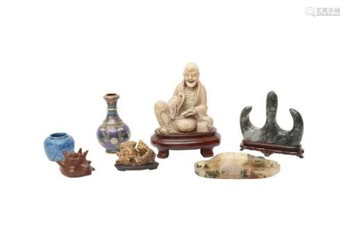 A GROUP OF CHINESE SCHOLAR'S OBJECTS 十八至二十世紀 文房之物...