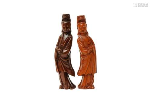 TWO CHINESE WOOD FIGURES OF GUANYIN 十九或二十世紀 木雕觀音立...