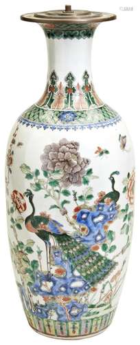 A FAMILLE VERTE BALUSTER VASE QING DYNASTY, 19TH CENTURY pai...