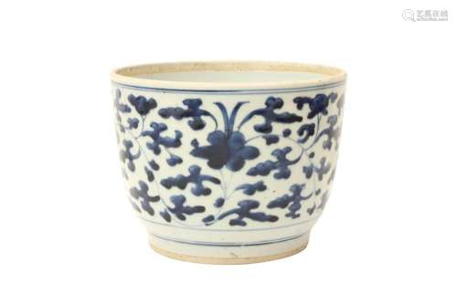 A CHINESE BLUE AND WHITE JAR 十九或二十世紀 青花罐