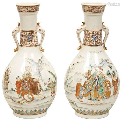 GOOD PAIR OF JAPANESE SATSUMA VASES MEIJI PERIOD (1868-1912)...