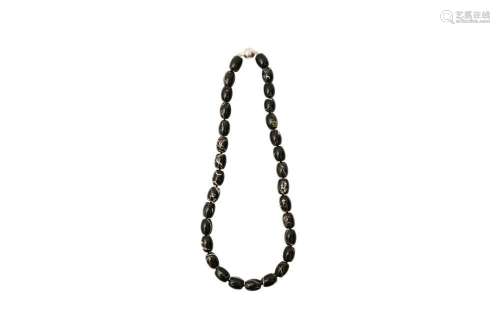 λ A CHINESE BLACK CORAL NECKLACE 黑珊瑚項鍊