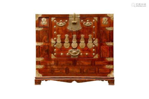 A KOREAN BANDAJI CHEST