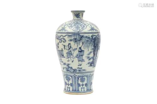 A CHINESE BLUE AND WHITE VASE, MEIPING 青花繪人物故事圖紋梅瓶...