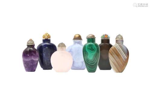 A GROUP OF SEVEN CHINESE HARDSTONE SNUFF BOTTLES 十九或二十世...