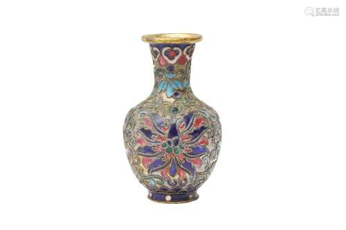 A CHINESE CLOISONNÉ 'LOTUS' VASE 二十世紀 銅胎掐絲琺瑯蓮紋瓶