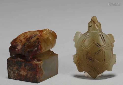 TWO OF CARVED JADE PLAQUE AND TURTLE