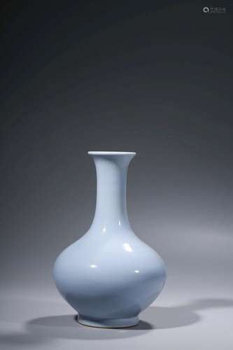 A BLUE-GLAZED VASE.MARK OF QIANLONG