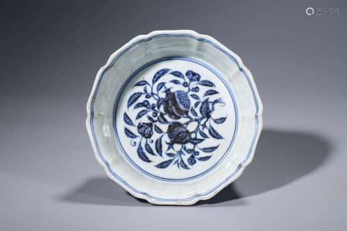 A BLUE AND WHITE WASHER.MARK OF XUANDE
