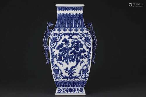 A BLUE AND WHITE VASE.MARK OF QIANLONG