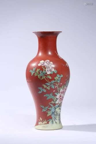 A CORAL-RED GROUND FAMILLE-ROSE VASE.MARK OF YONGZHENG
