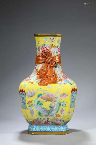 A YELLOW-GROUND FAMILLE-ROSE VASE.MARK OF QIANLONG